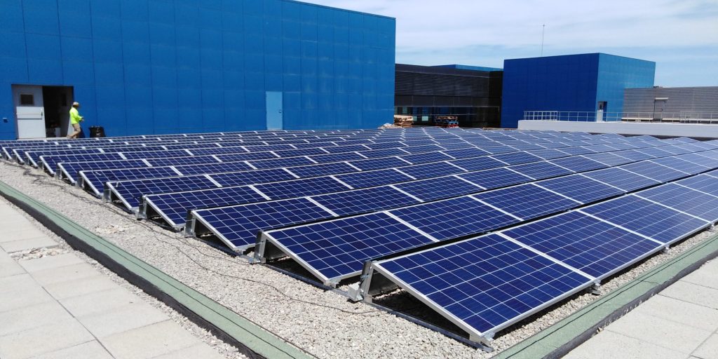Diseño y fabricación de estructuras para paneles solares en cualquier tipo de superficie